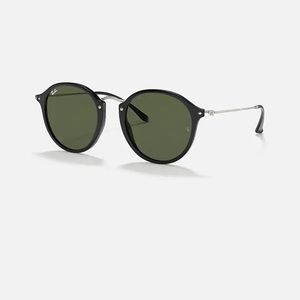 Rayban Round fleck sunglasses - Black and Silver